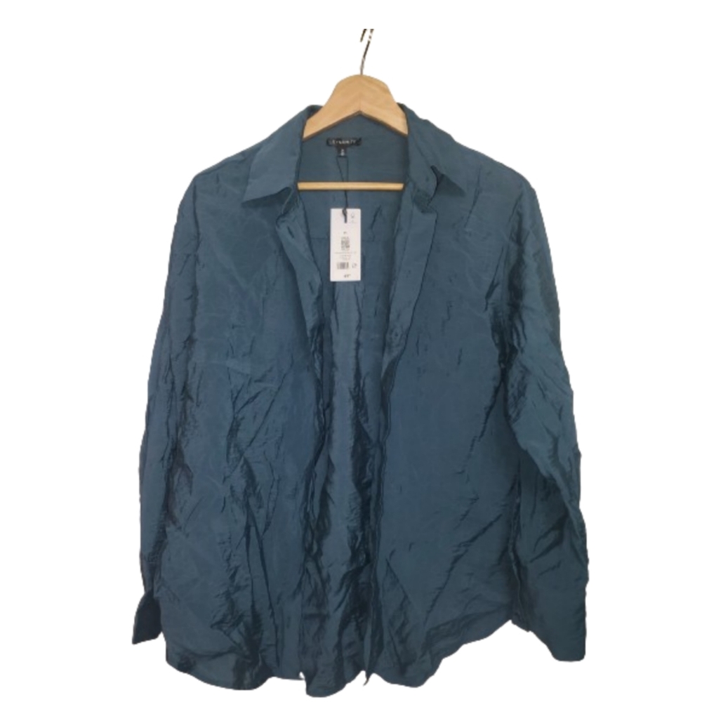 BRAND NEW WITH TAGS: Frida Airflow dress shirt